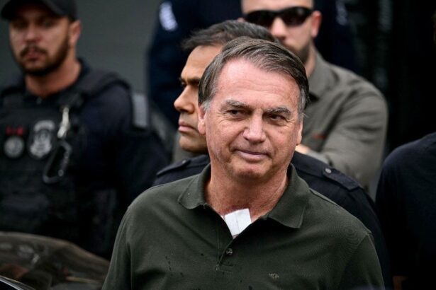 Bolsonaro tem mal-estar e vai para hospital em Brasília
