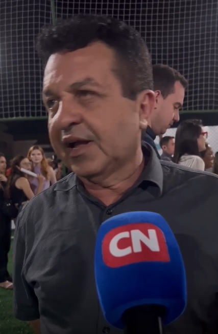 Jeová Mota participa da inauguração da Areninha de Catunda e comemora autorização para piçarramento de estradas da serra