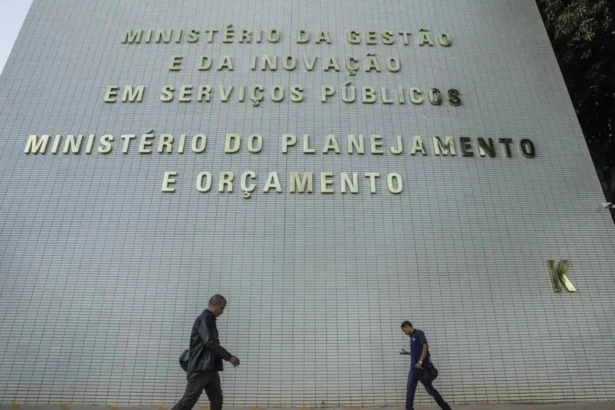 Governo autoriza concursos da Receita e do Banco Central com 316 vagas