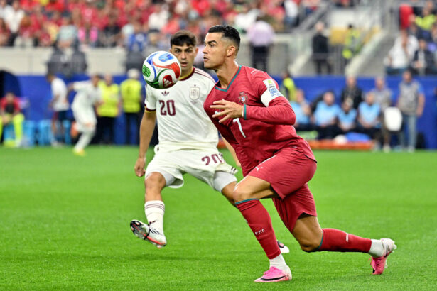 Com gol nos acréscimos, Espanha elimina Portugal de novo nas oitavas e avança na Copa