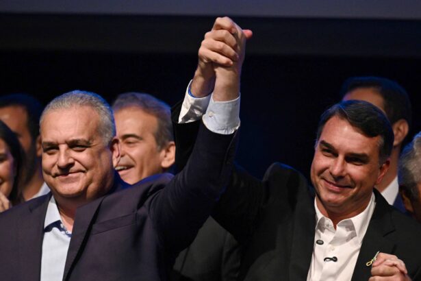 Flávio Bolsonaro anuncia Alfredo Gaspar, relator da comissão do INSS, como vice