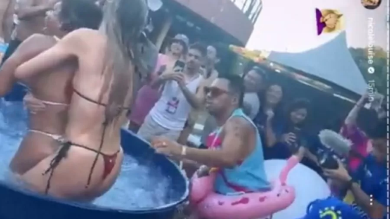 Tirullipa é condenado a pagar R$ 30 mil a duas paraibanas por puxar biquíni e tocar nos seios durante a Farofa da Gkay