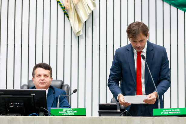 Plenário da Alece aprova projetos que concedem títulos de cidadania cearense