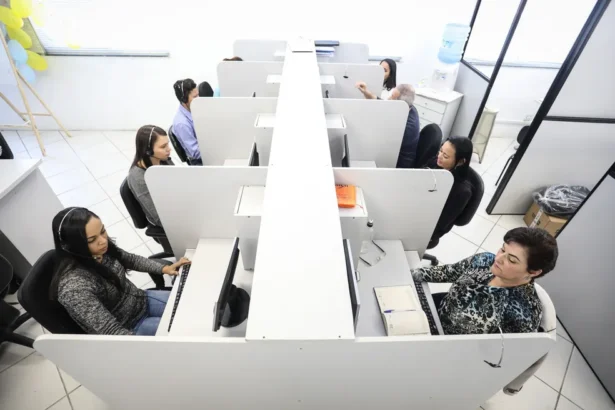 Empresa realiza seleção para 100 vagas de operador de atendimento em Fortaleza nesta quinta-feira (17)